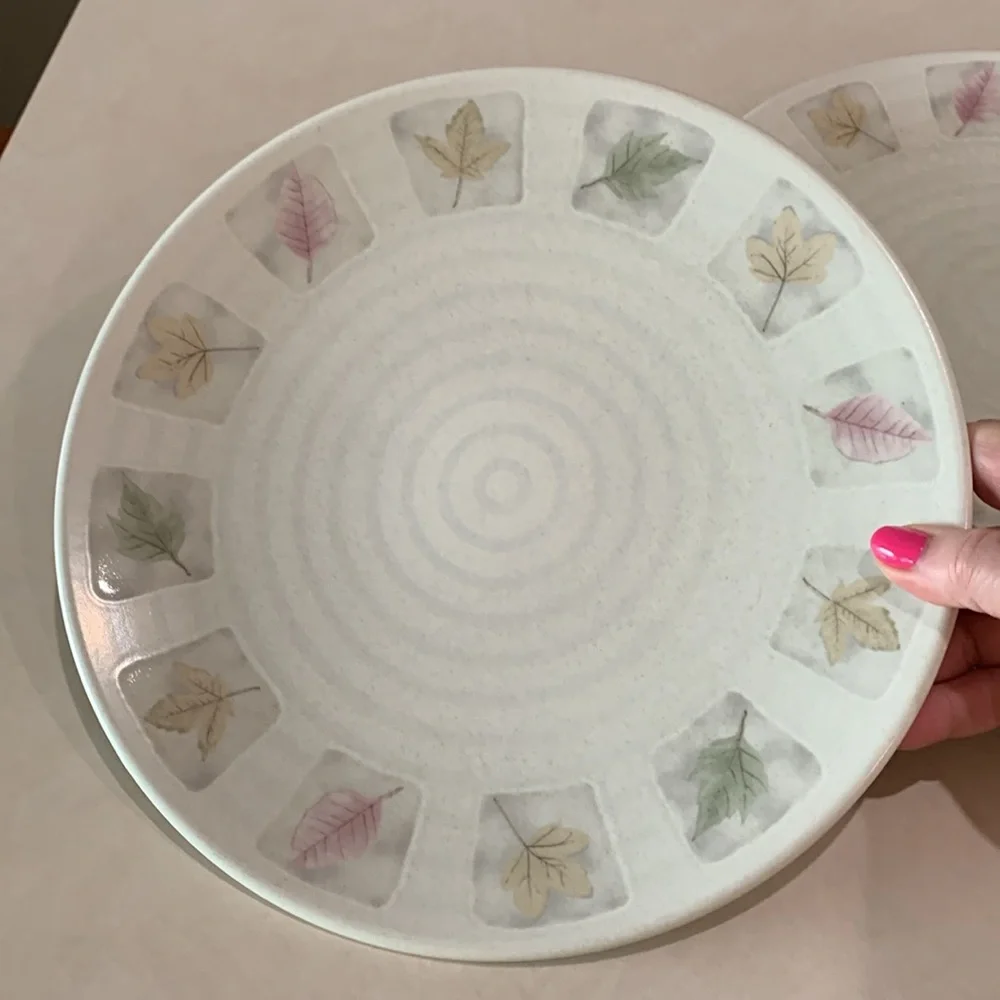 Mikasa Woodland High Fired Leaf Pattern Dinner Plates. Set of 2.